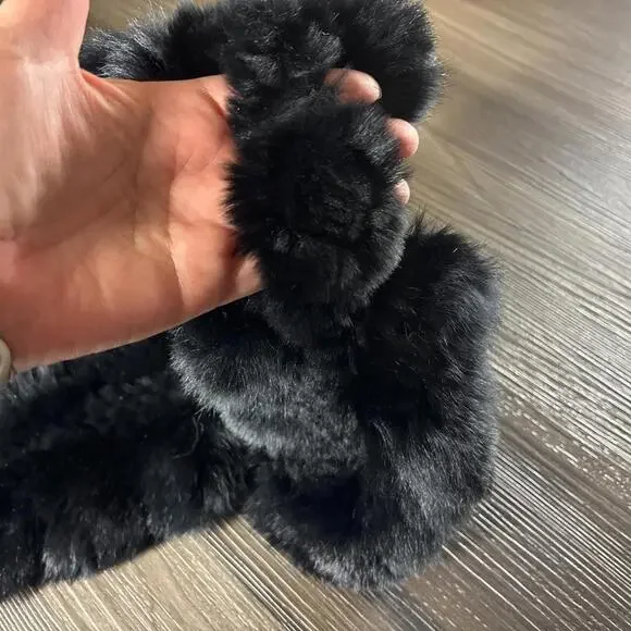 NWT Rex Rabbit Fur Scarf Black Pull Through Tan Slotted Scarves - Picture 7 of 9